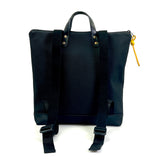 Mochila Book Holder Cuadrada Impermeable by Daniel Chong