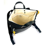 Mochila Book Holder Cuadrada Impermeable by Daniel Chong