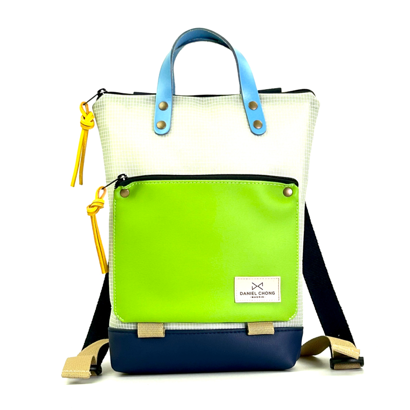 Mochila Mini Book Holder Daniel Chong